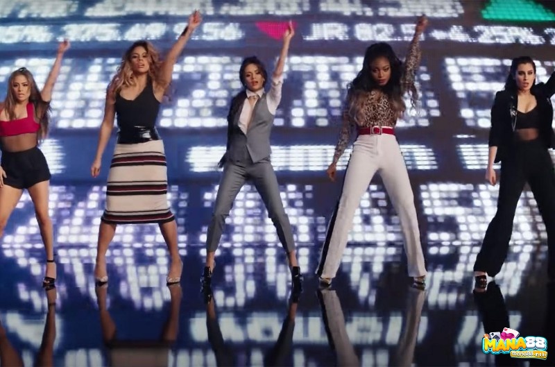 Hình ảnh trong MV Worth It của Fifth Harmony
