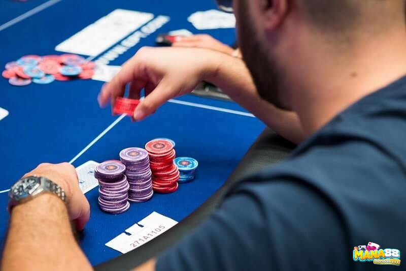 Donk bet Poker là gì? Nắm vững thông tin về Donk bet Poker