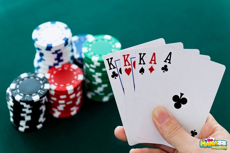 Một bí quyết sử dụng Double Barrel Poker đó là cần đọc đối thủ và đánh giá tình huống.