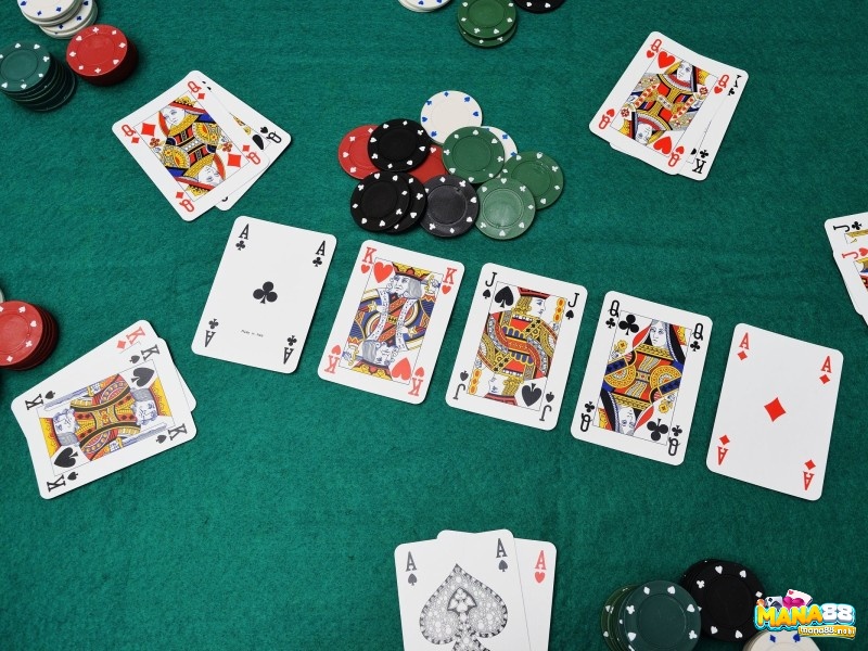 Poker quốc tế là trò chơi đặt cược vô cùng thú vị và hấp dẫn