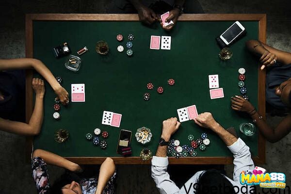 “Bài rác trong Poker là gì?” - Lưu ý khi chơi Poker có bài rác