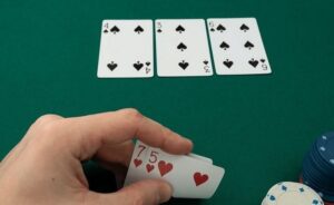 Bài rác trong Poker là gì? Cách phát hiện và xử lý hay