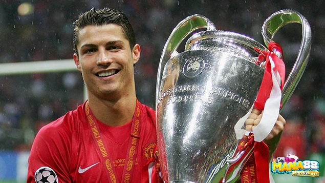 Tiểu sử Ronaldo cùng với bóng đá