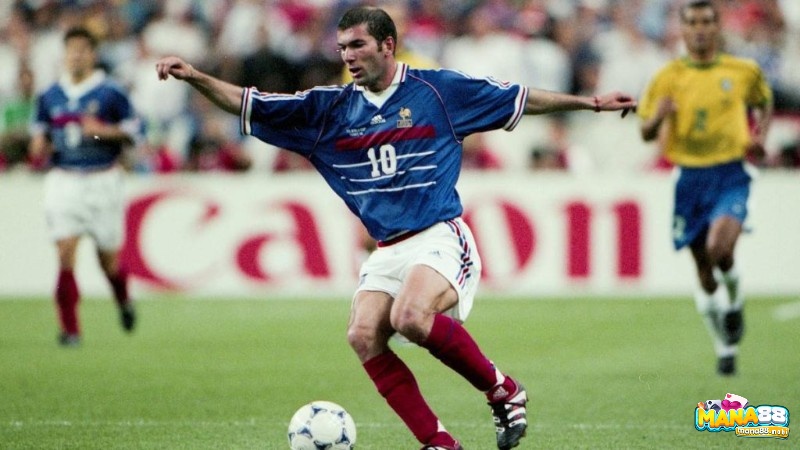 Tiểu sử Zinedine Zidane có sự nghiệp cầu thủ thành công