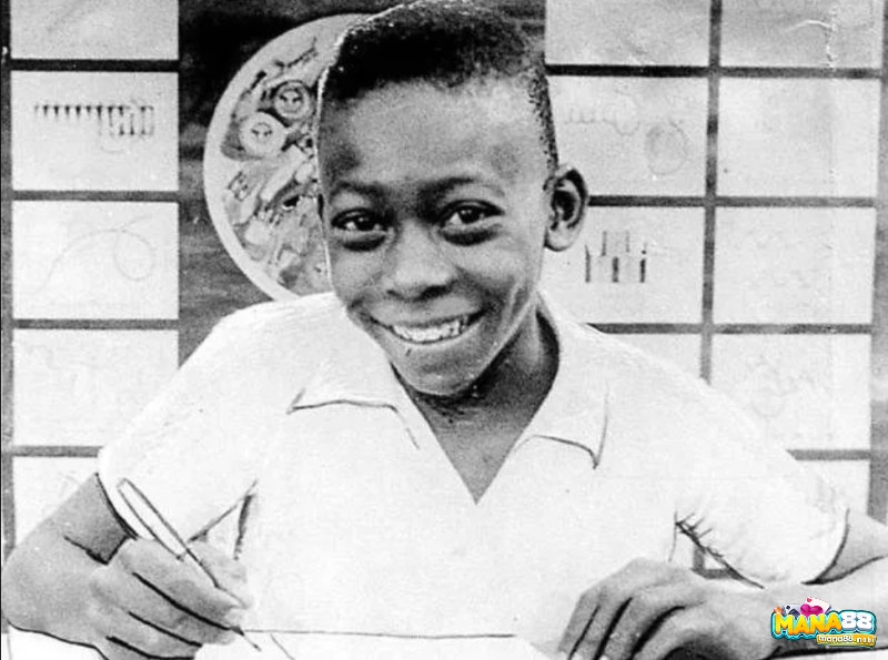 Vua bóng đá Pele đã từ cậu bé nghèo vô danh đến cầu thủ giỏi nhất mọi thời đại