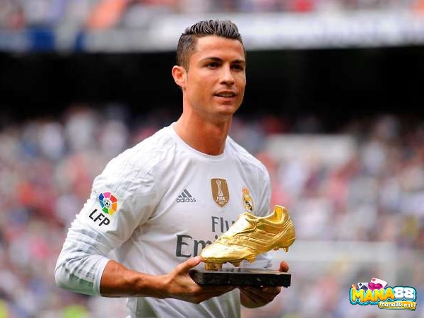 Điểm mặt những thành tích đáng ngưỡng mộ trong tiểu sử Cristiano Ronaldo